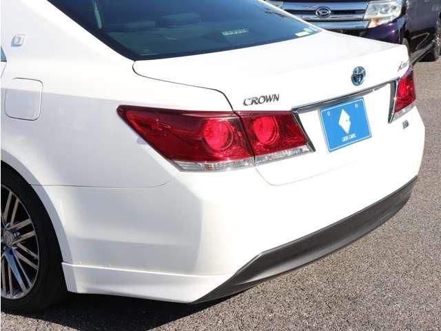 CROWN sedan hybrid