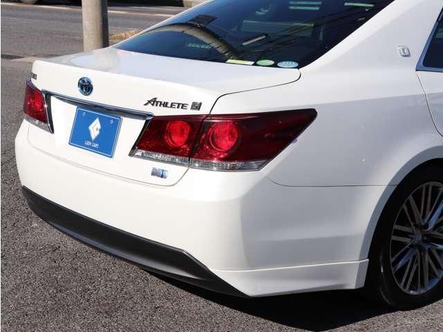 CROWN sedan hybrid