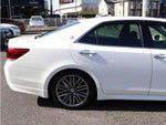 CROWN sedan hybrid