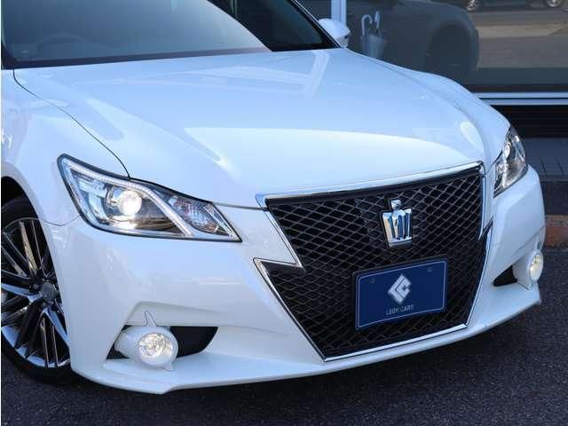 CROWN sedan hybrid
