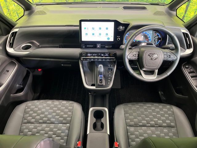 VOXY HYBRID
