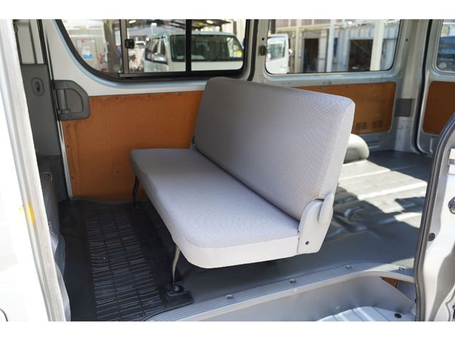 REGIUSACE 2WD van