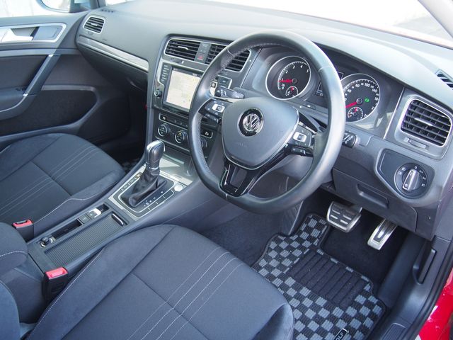 VOLKSWAGEN GOLF Alltrack