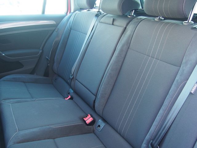 VOLKSWAGEN GOLF Alltrack