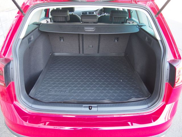 VOLKSWAGEN GOLF Alltrack