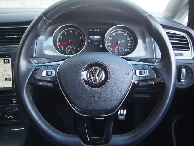 VOLKSWAGEN GOLF Alltrack