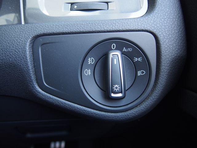 VOLKSWAGEN GOLF Alltrack