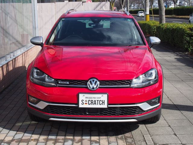 VOLKSWAGEN GOLF Alltrack