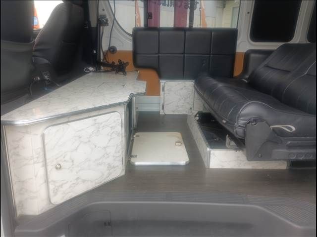 HIACE van 4WD