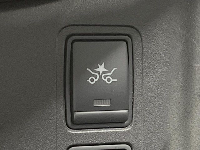 SERENA S-HYBRID 4WD