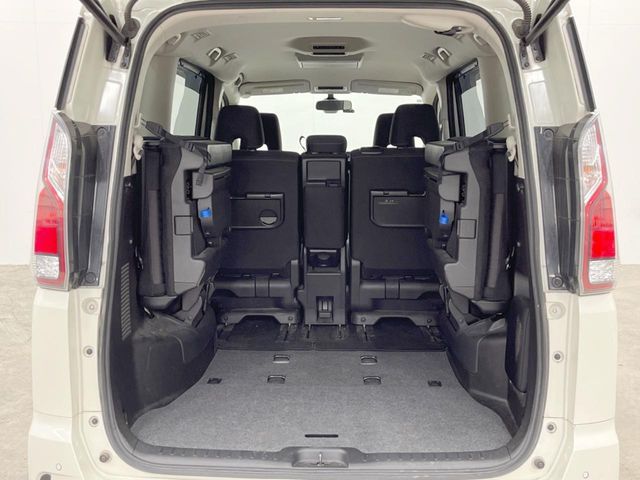 SERENA S-HYBRID 4WD