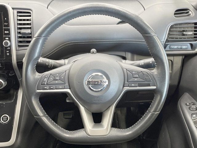 SERENA S-HYBRID 4WD