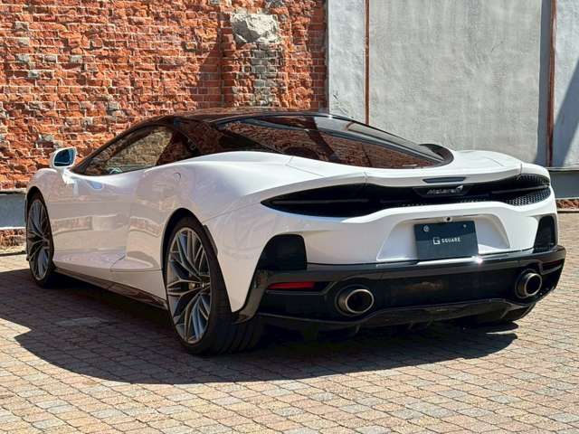 McLaren GT