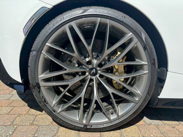 McLaren GT