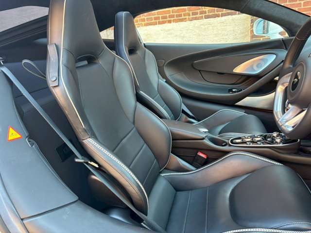 McLaren GT
