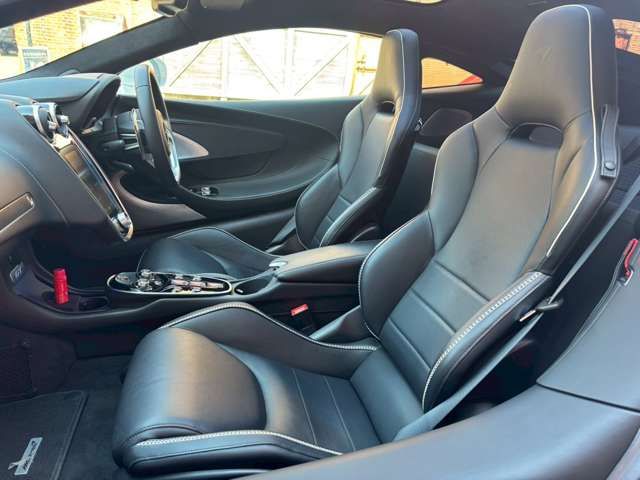 McLaren GT