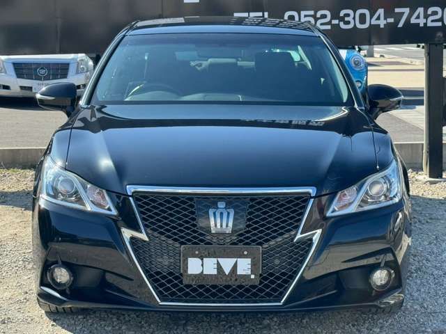 CROWN sedan hybrid