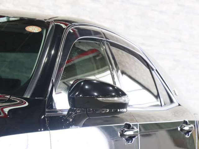 CROWN sedan