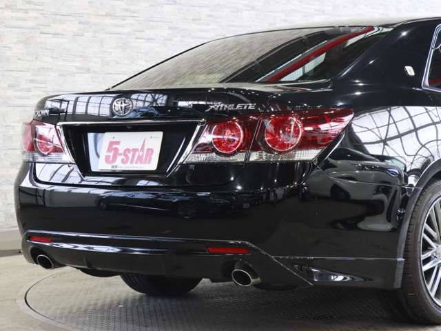 CROWN sedan