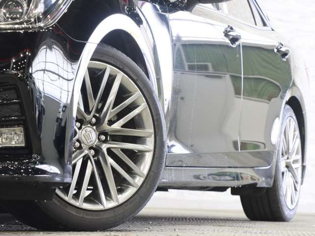 CROWN sedan