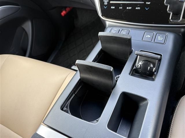 ESTIMA HYBRID 4WD