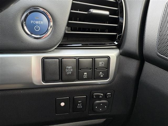 ESTIMA HYBRID 4WD