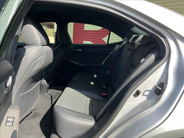 LEXUS IS300h