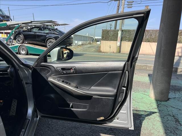LEXUS IS300h