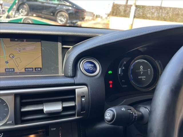 LEXUS IS300h