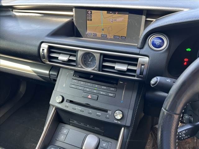 LEXUS IS300h