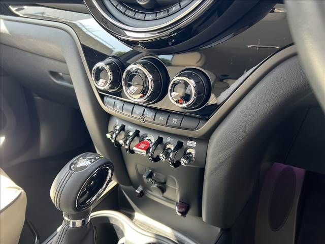 BMW MINI COOPER D CROSSOVER