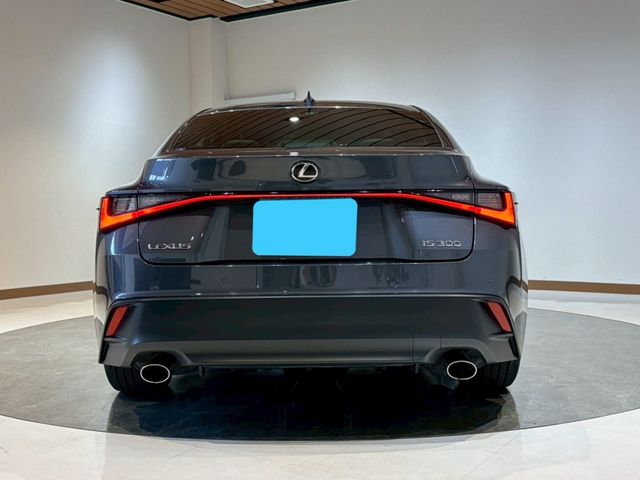 LEXUS IS300