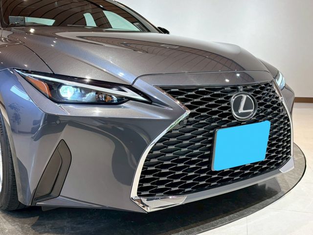 LEXUS IS300