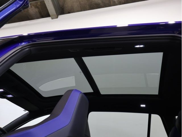 VOLKSWAGEN GOLF R VARIANT