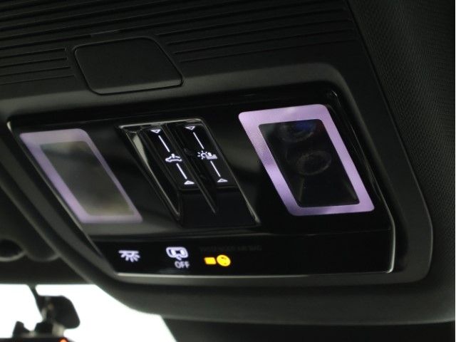 VOLKSWAGEN GOLF R VARIANT