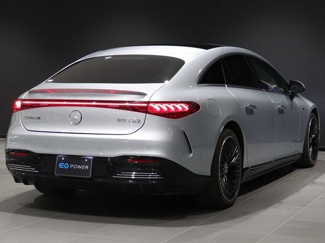 MERCEDES AMG EQS