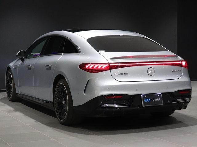 MERCEDES AMG EQS