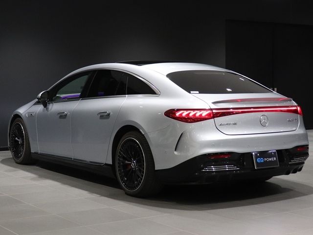 MERCEDES AMG EQS