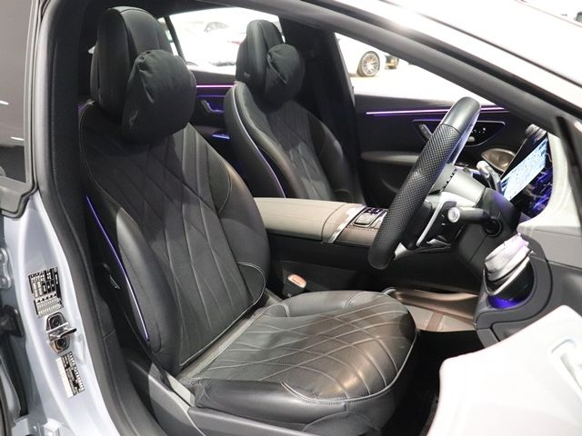MERCEDES AMG EQS