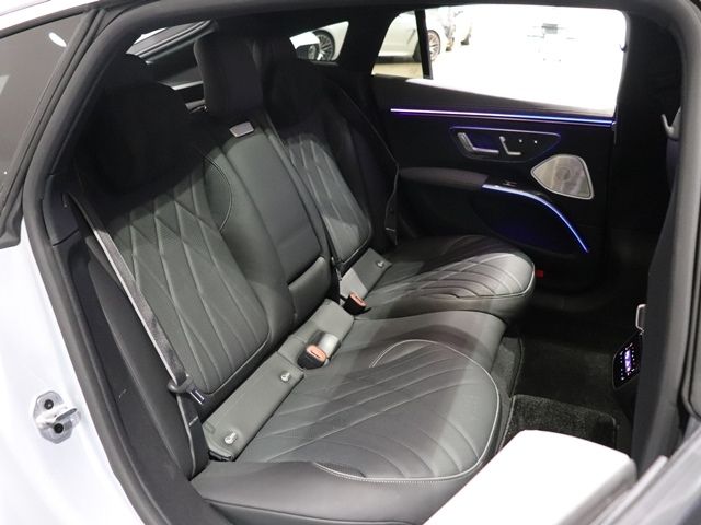 MERCEDES AMG EQS