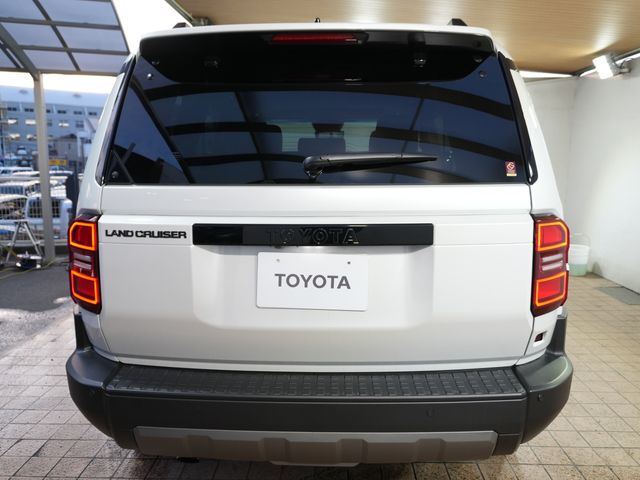 LANDCRUISER 250