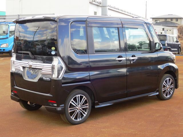 TANTO CUSTOM 4WD
