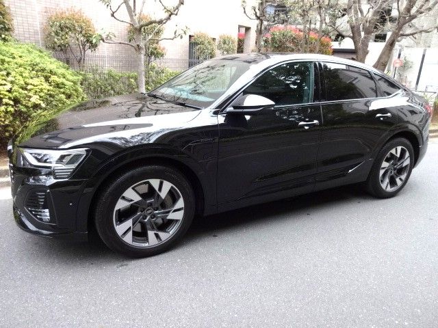 AUDI Q8 e-tron SPORTBACK
