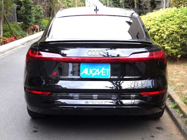 AUDI Q8 e-tron SPORTBACK