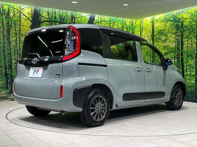 SIENTA HYBRID