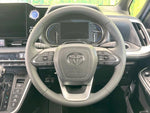 VOXY HYBRID