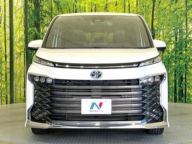 VOXY HYBRID