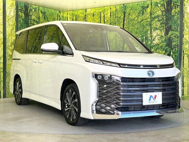 VOXY HYBRID