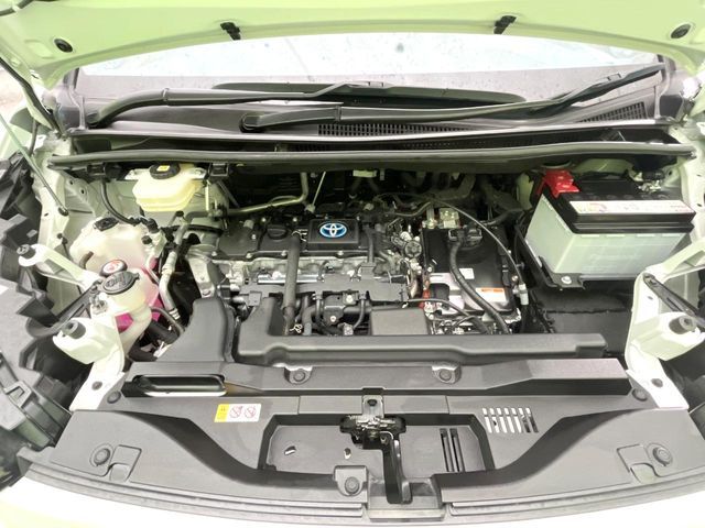 VOXY HYBRID