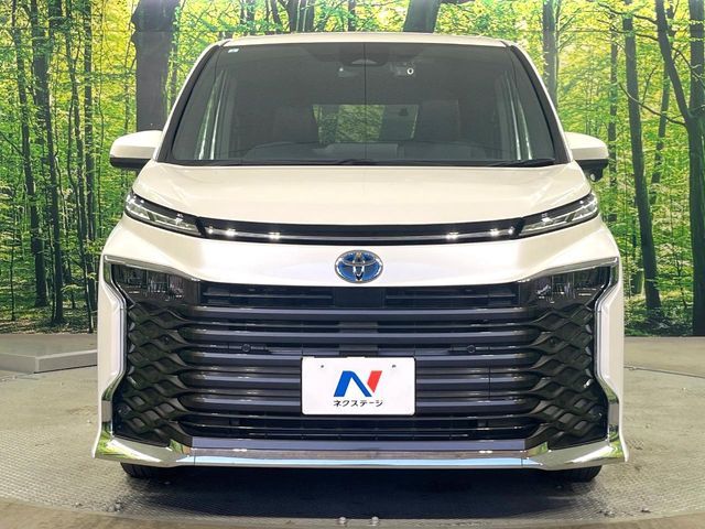 VOXY HYBRID